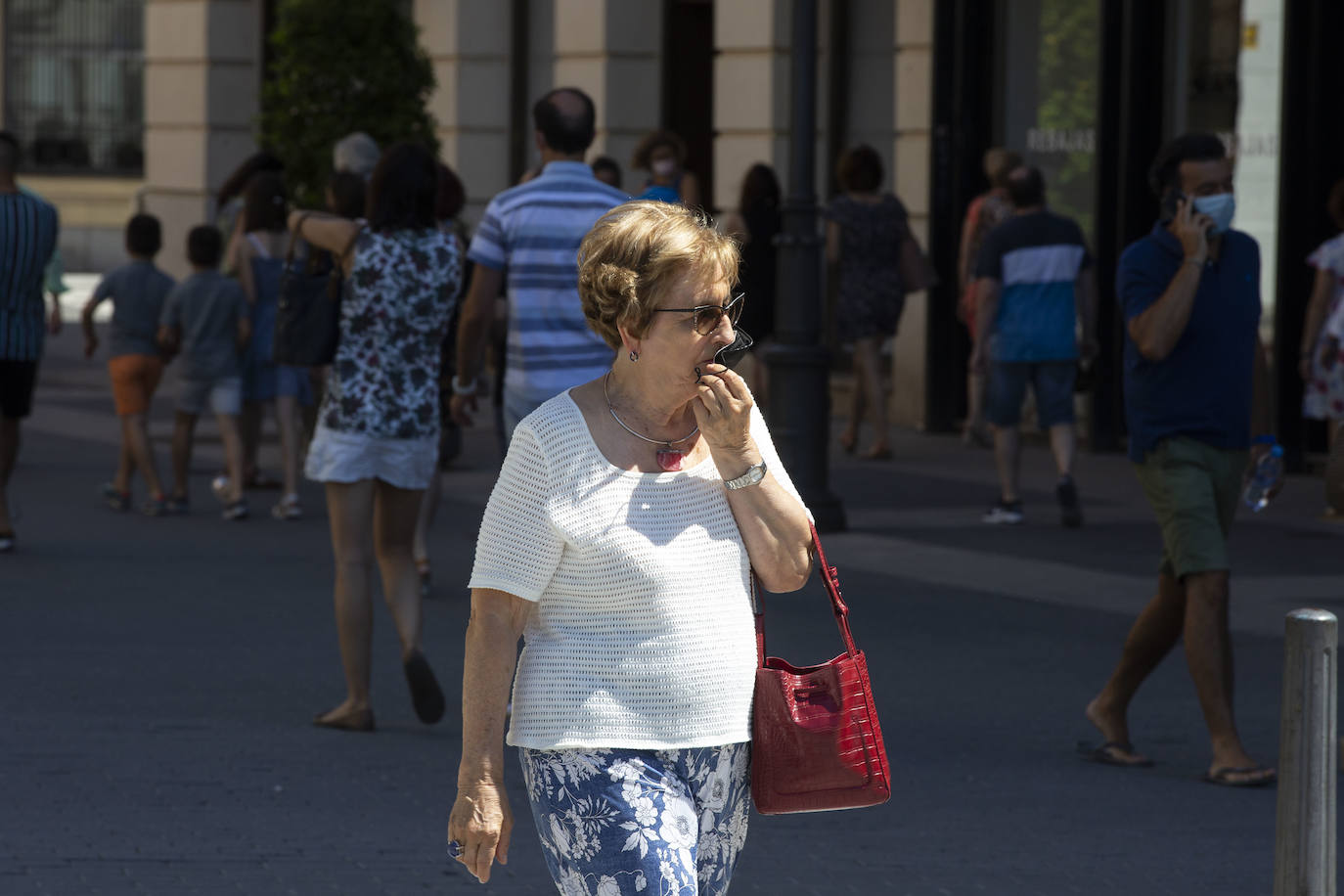 Valladolid, en el primer día en el que el uso de la mascarilla no es obligatorio en espacios abiertos.