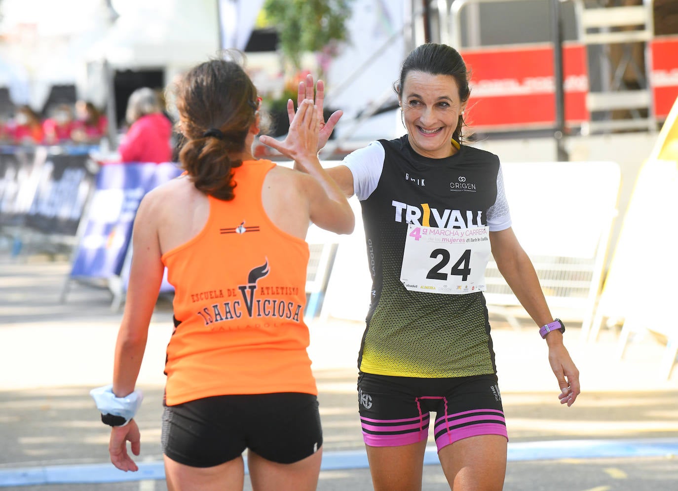 Fotos: IV Marcha y Carrera de las Mujeres en Valladolid (4/6)