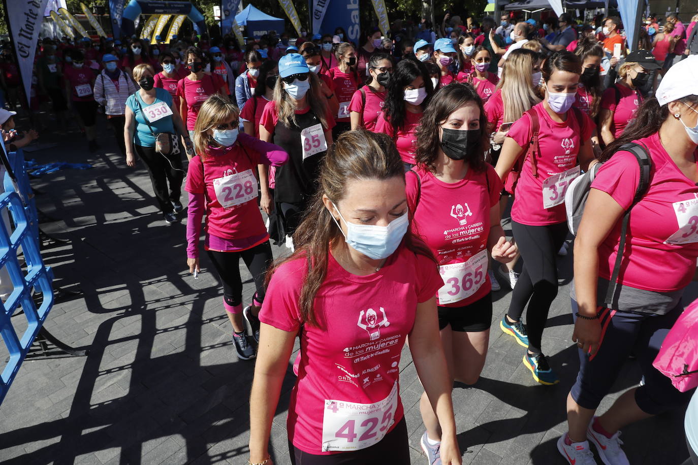 Fotos: IV Marcha y Carrera de las Mujeres en Valladolid (4/5)