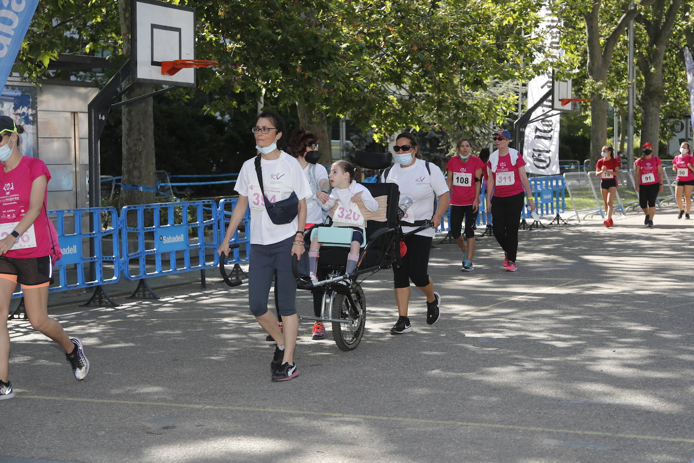 Fotos: IV Marcha y Carrera de las Mujeres en Valladolid (4/5)