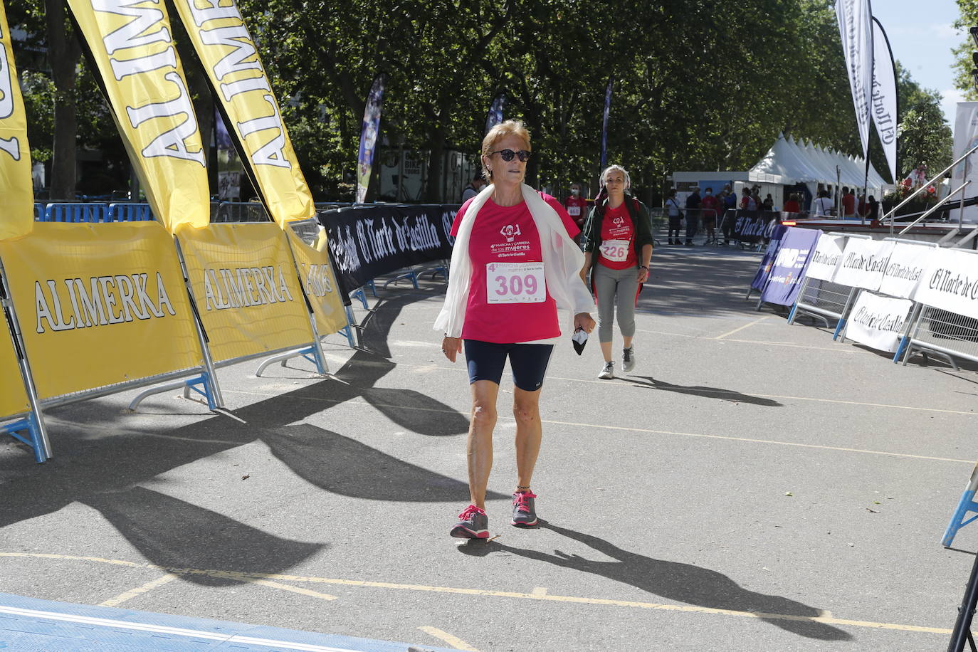 Fotos: IV Marcha y Carrera de las Mujeres en Valladolid (4/5)