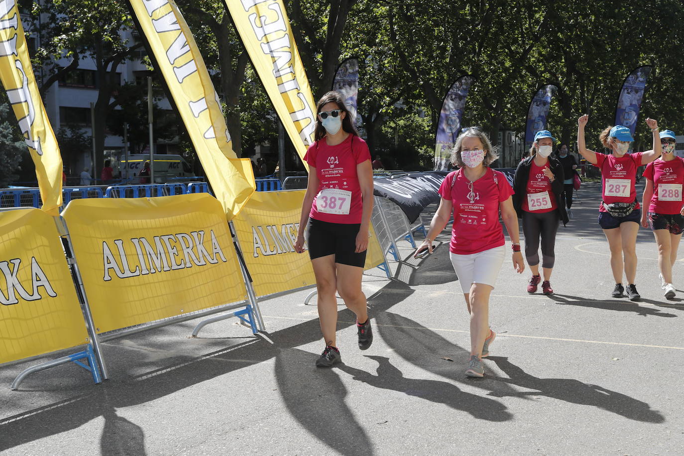 Fotos: IV Marcha y Carrera de las Mujeres en Valladolid (4/5)