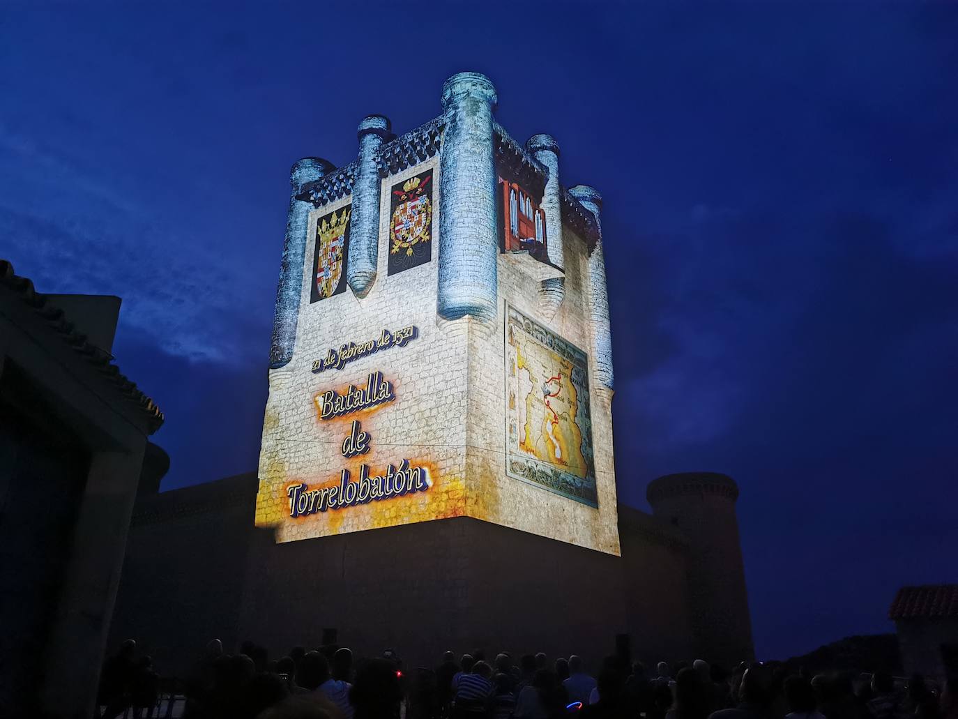Fotos: Un videomapping recuerda en Torrelobatón la victoria de los comuneros en la localidad en 1521