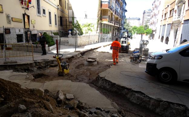 Renovación de las redes de abastecimiento en la calle Pedro Niño.