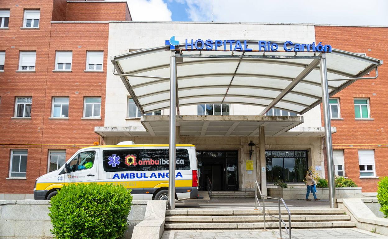 Entrada del Hospital Río Carrión de Palencia.