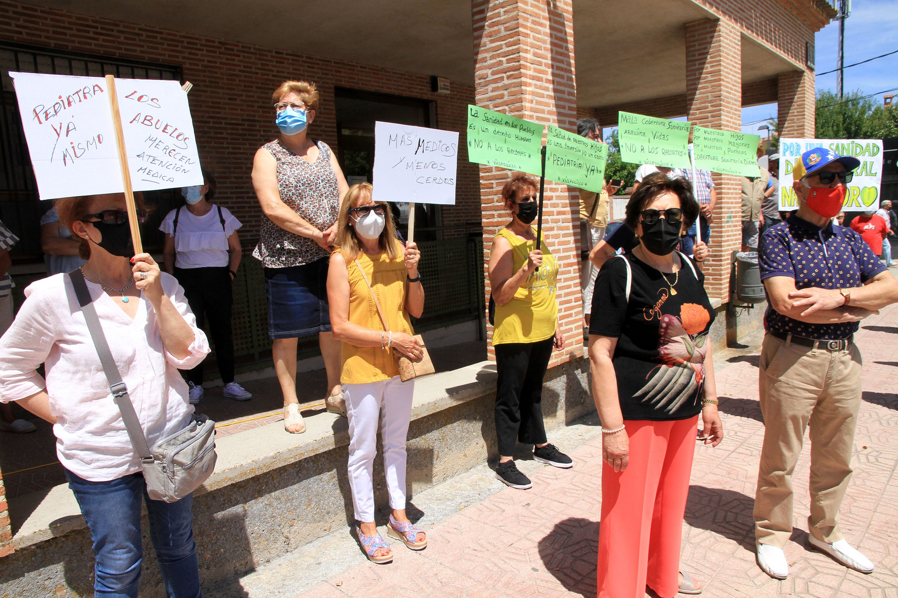 Momento de la manifestación celebrada en Nava de la Asunción.