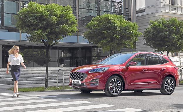 El nuevo Ford Kuga con motor híbrido enchufable. 