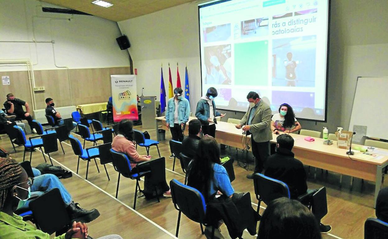 Una actividad académica en el instituto Camino de la Miranda.