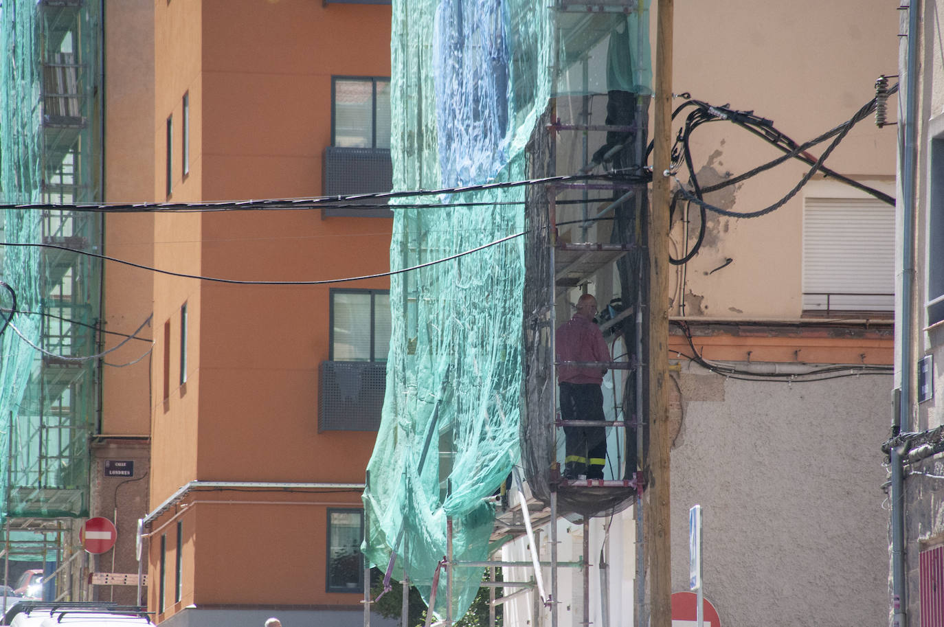 Trabajos de rehabilitación de un edificio en el barrio de San José.