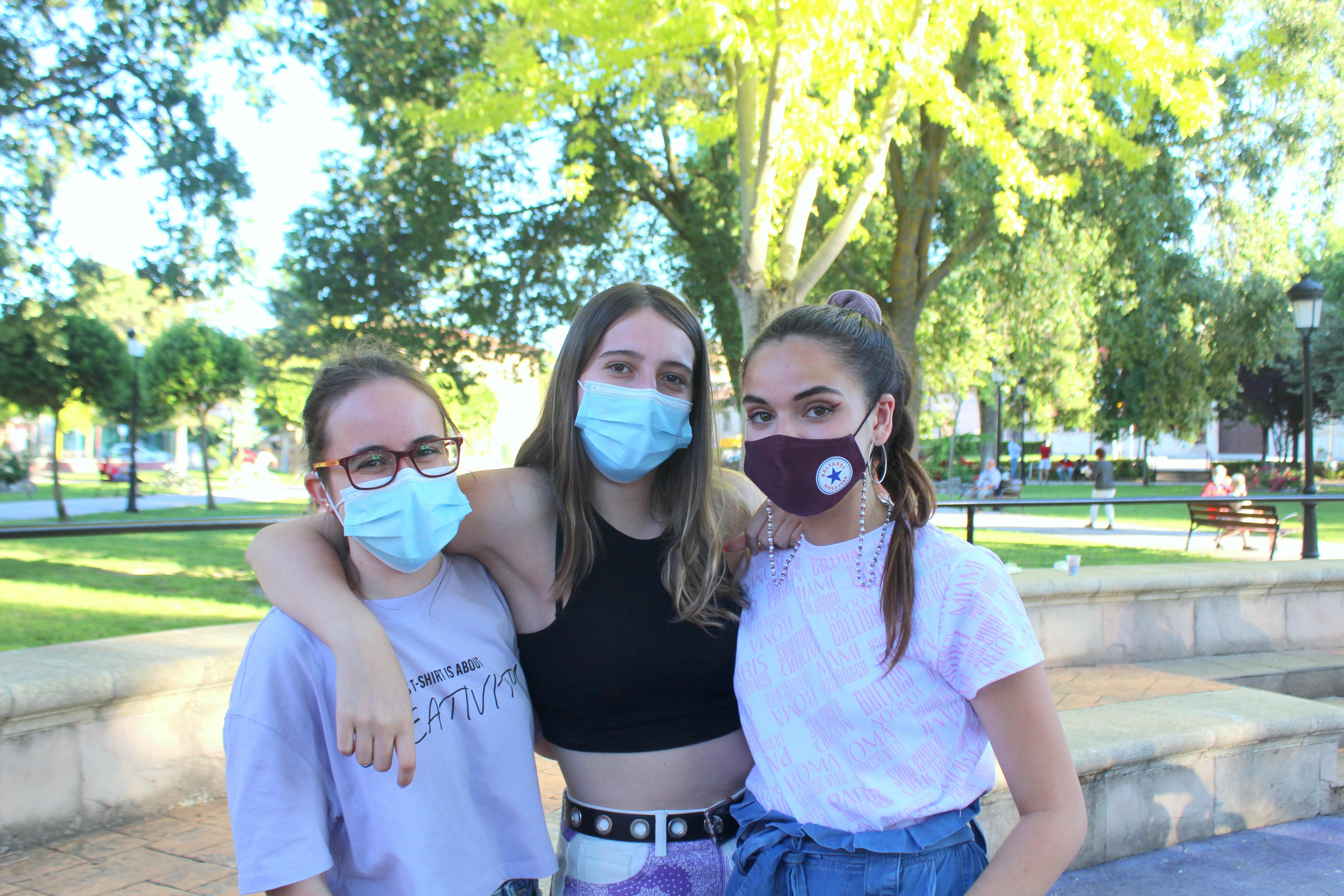 La Asociación Cultural de Amas de Casa 'Virgen de Revilla' repartió el tradicional chcolocate 