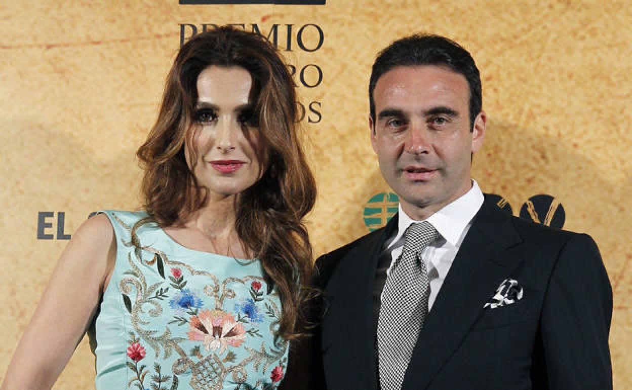 Paloma Cuevas y Enrique Ponce, en una imagen de archivo. 