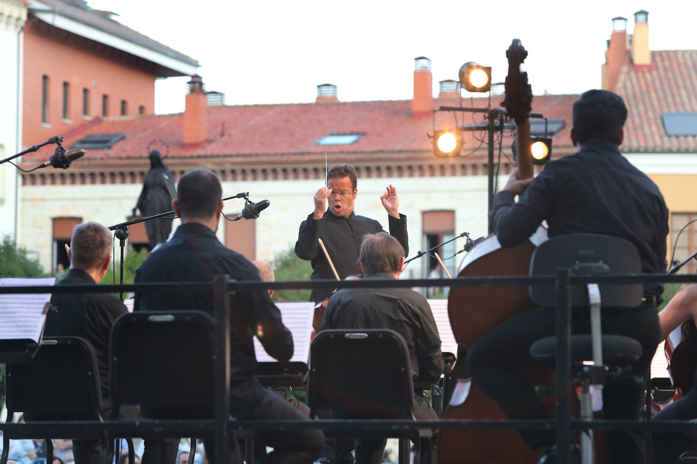 Fotos: La OSCyL felicita a la Catedral de Palencia en su séptimo centenario