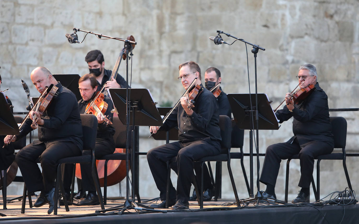 Fotos: La OSCyL felicita a la Catedral de Palencia en su séptimo centenario