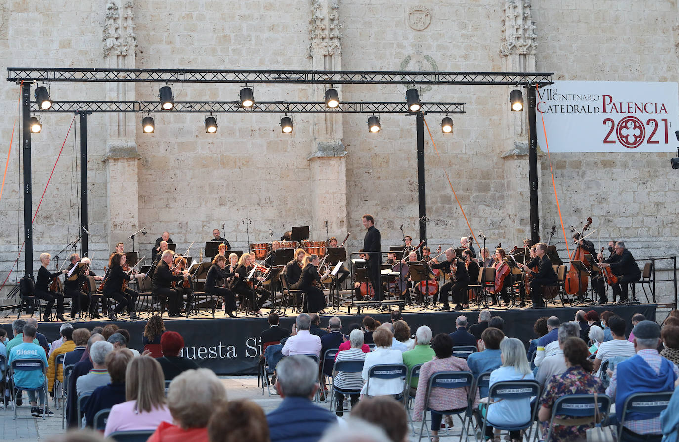 Fotos: La OSCyL felicita a la Catedral de Palencia en su séptimo centenario