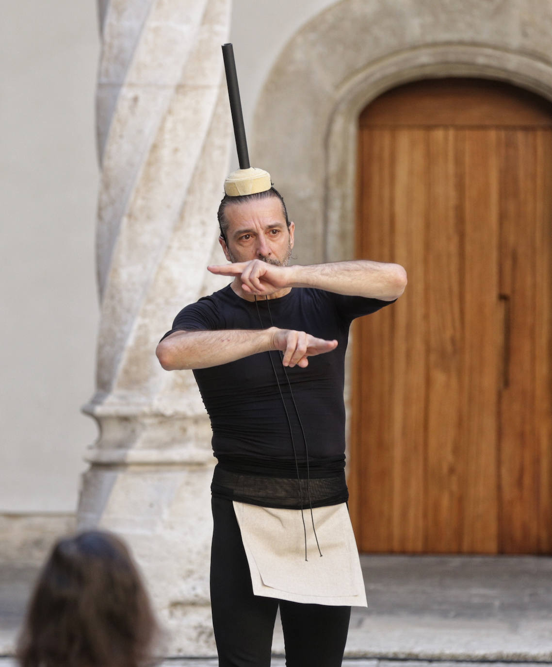 Sin Ojana, de Chicharrón Circo Flamenco, en la acera de Recoletos.