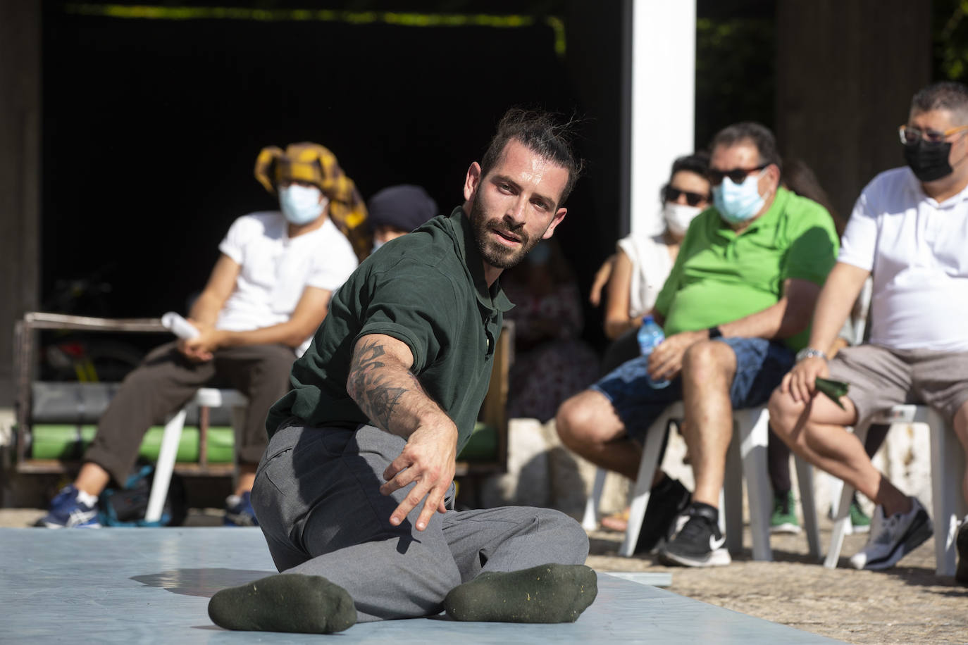 Frantics dance company. Last Space.