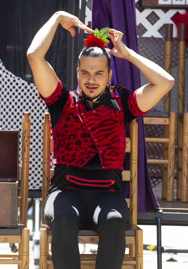 Sin Ojana, de Chicharrón Circo Flamenco, en la acera de Recoletos