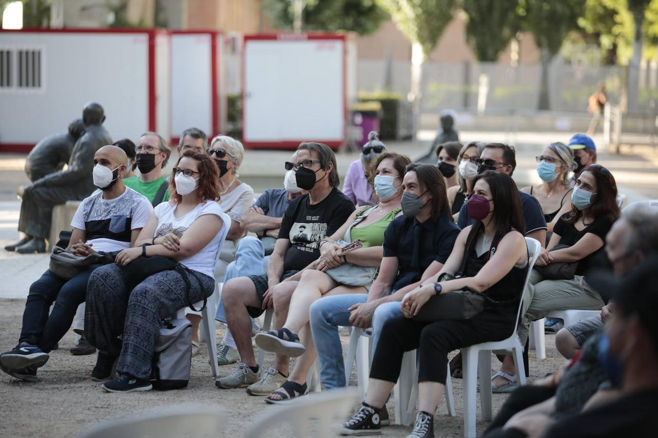 The Legend (Born to fail) en la plaza del Poniente de El Gran Dimitri