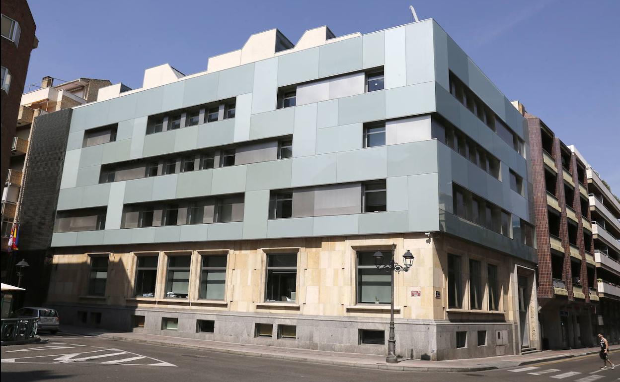Edificio del antiguo Banco de España, donde se ubica el Juzgado de lo Penal. 