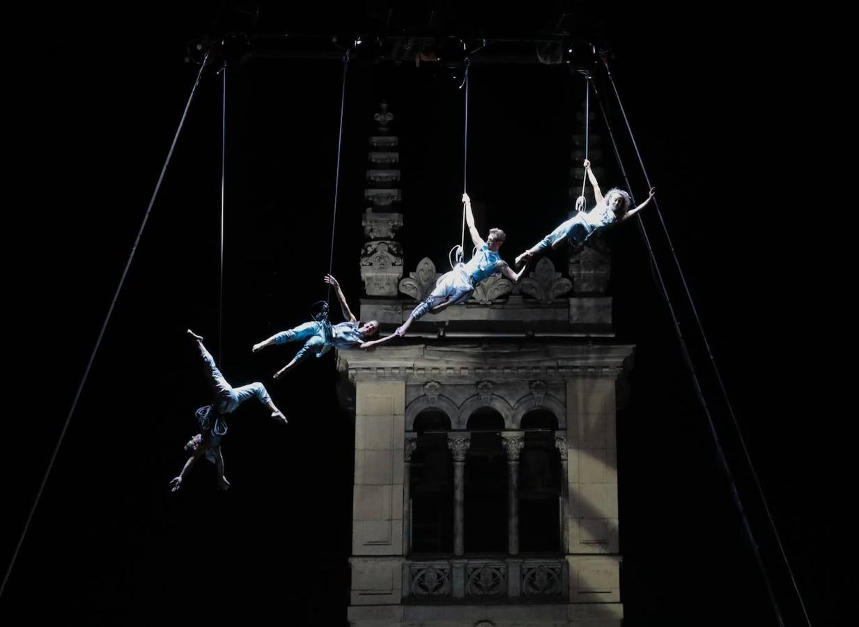 Sacude, Danza Vertical, en la Plaza Mayor