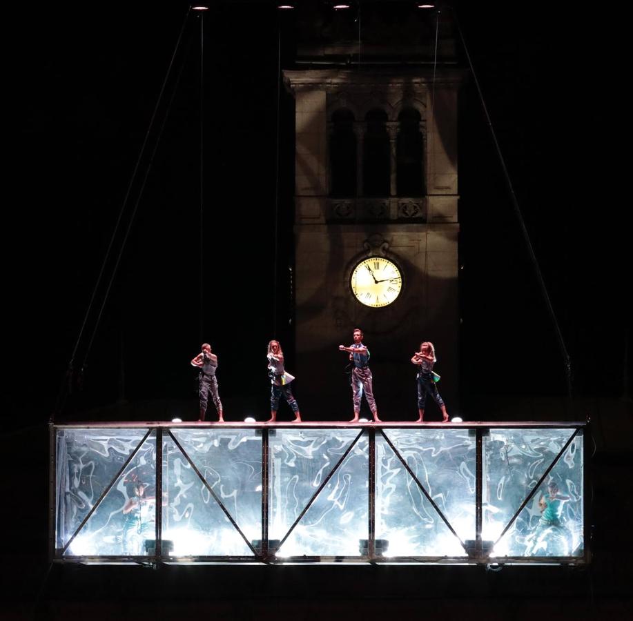 Sacude, Danza Vertical, en la Plaza Mayor