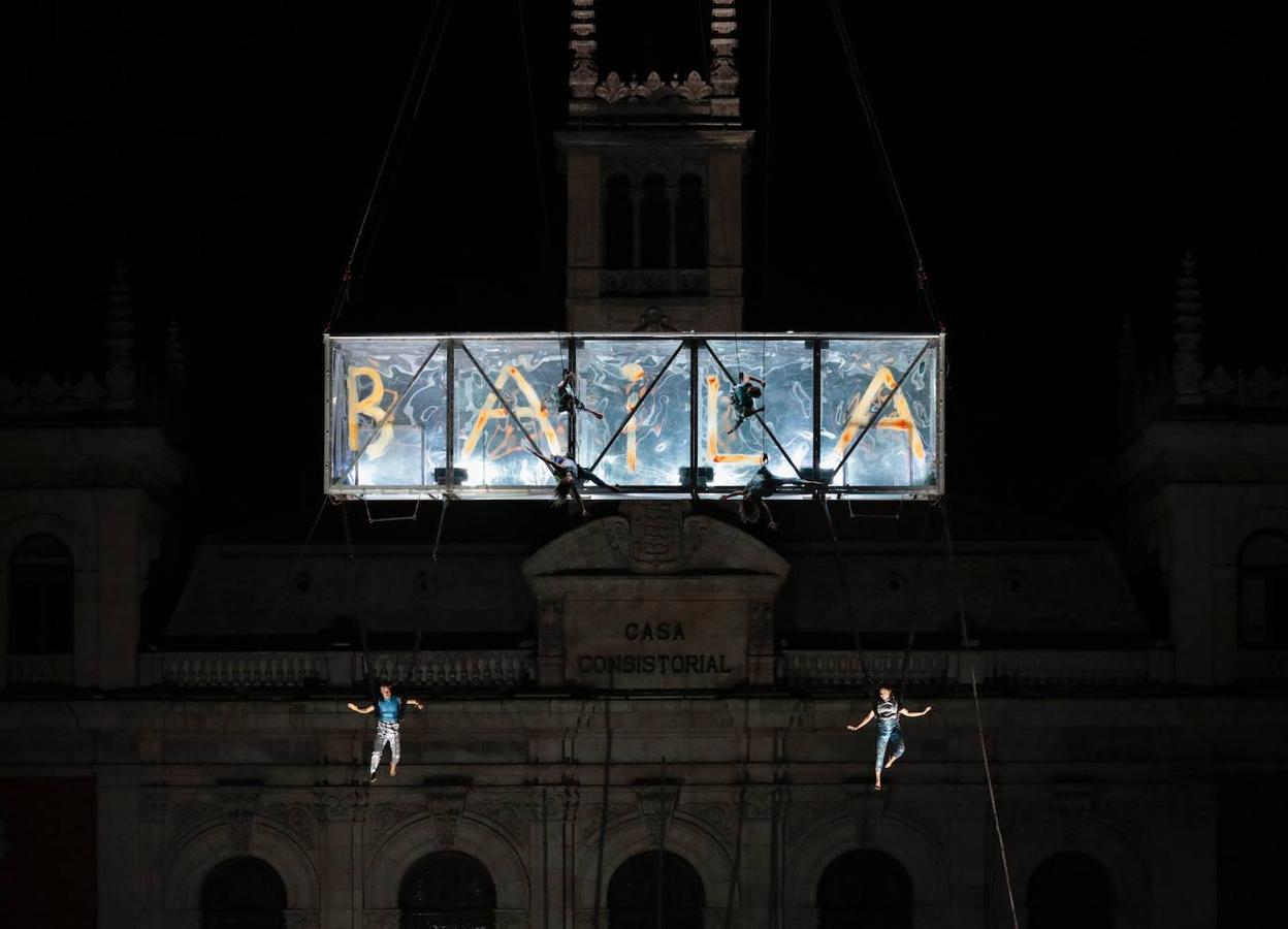 Sacude, Danza Vertical, en la Plaza Mayor