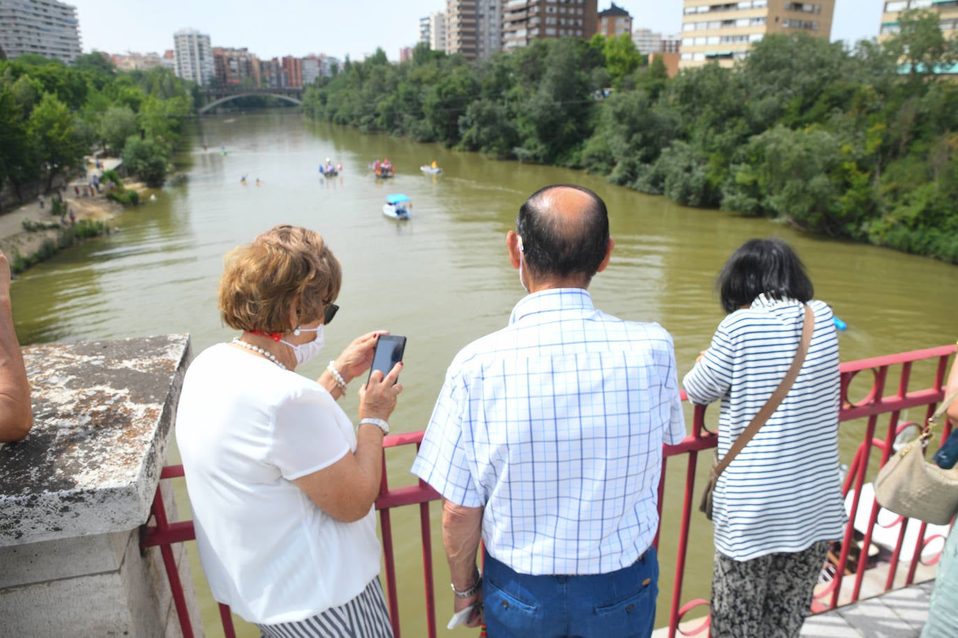 La Virgen del Carmen recorre las aguas del Pisuerga