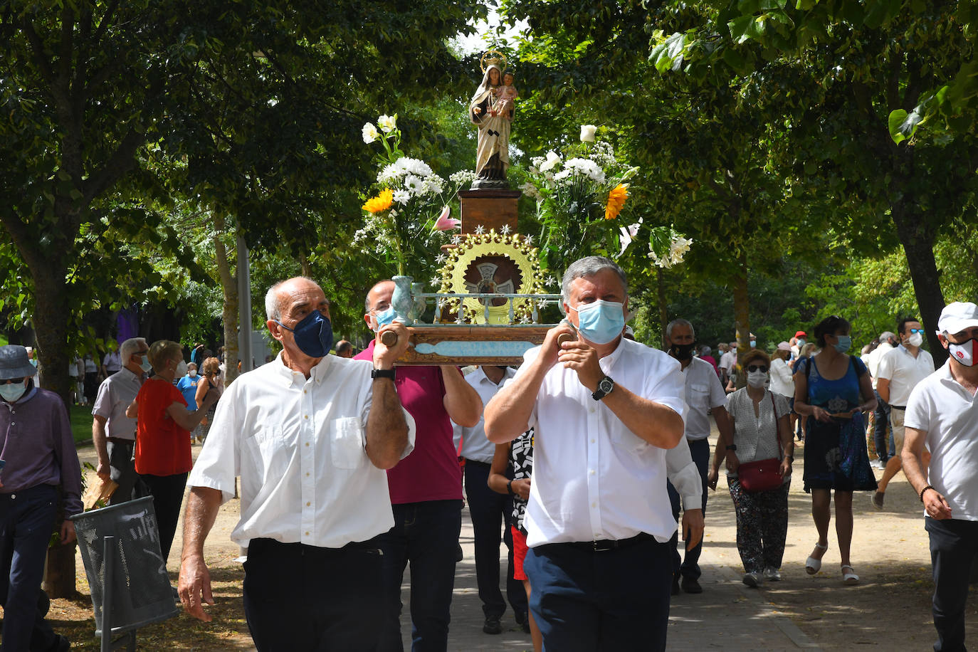 La Virgen del Carmen recorre las aguas del Pisuerga