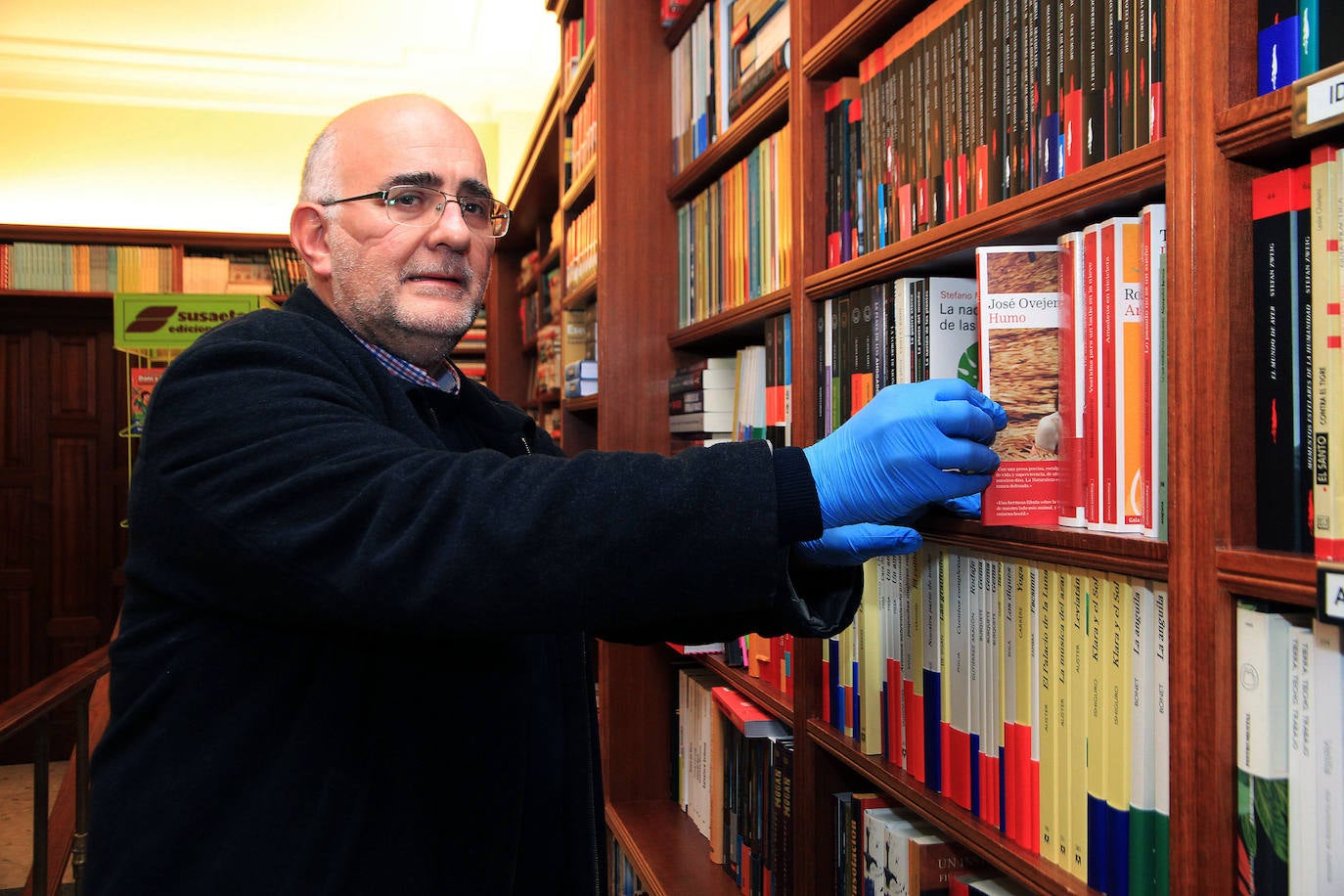 Guillermo Herrero, de la Librería Cervantes.