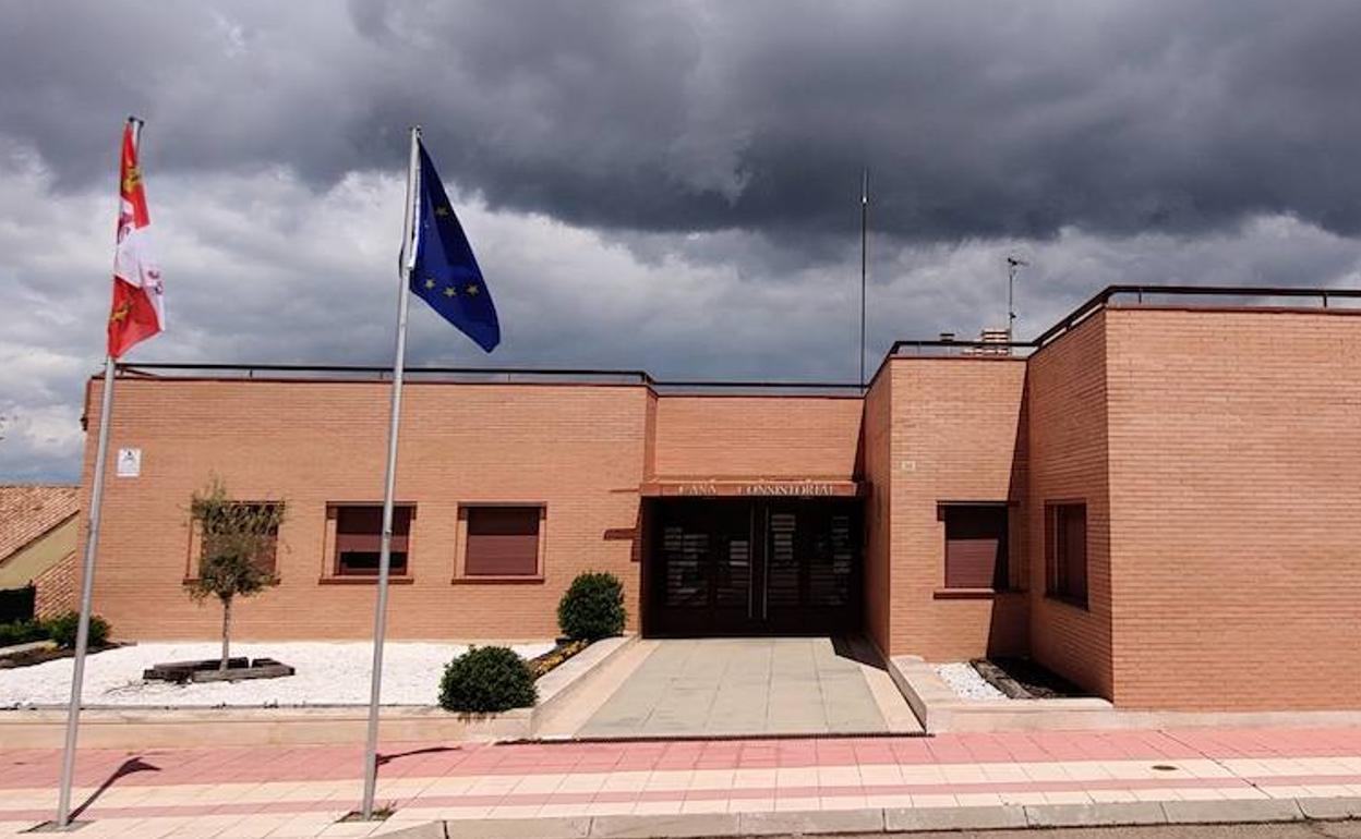 El Ayuntamiento de Carrascal incorpora un peón a su plantilla gracias a la subvención Preplan de la Diputación