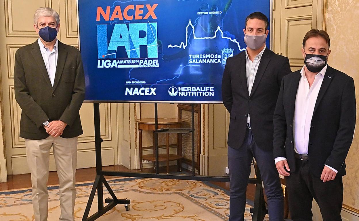 Presentación de la Liga Amateur del Pádel Internaiconal en el Salón de Recepciones del Ayto. de Salamanca 