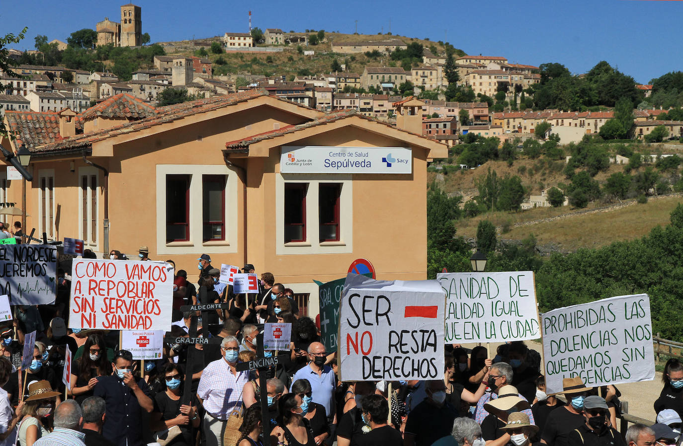 Manifestación este sábado en Sepúlveda en contra de los recortes sanitarios.