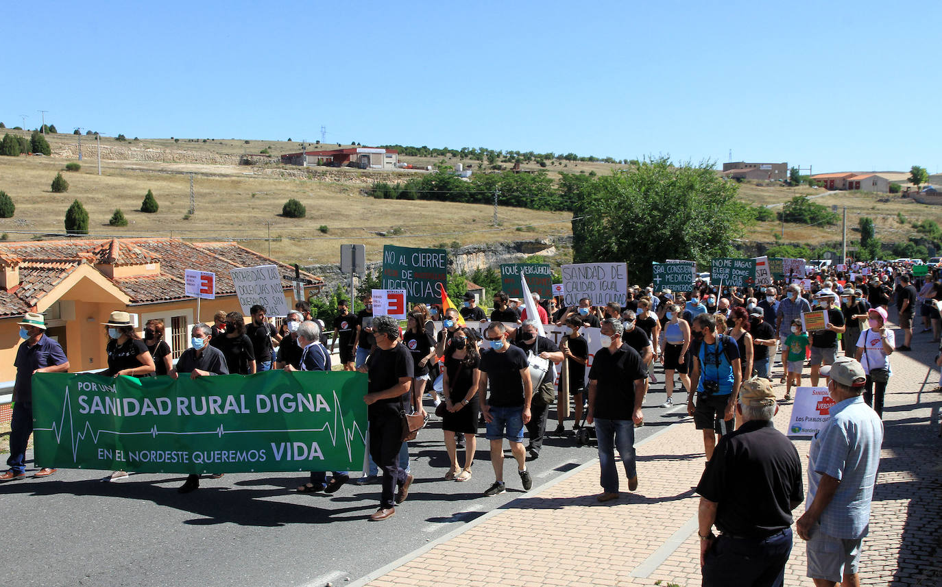 Manifestación este sábado en Sepúlveda en contra de los recortes sanitarios.