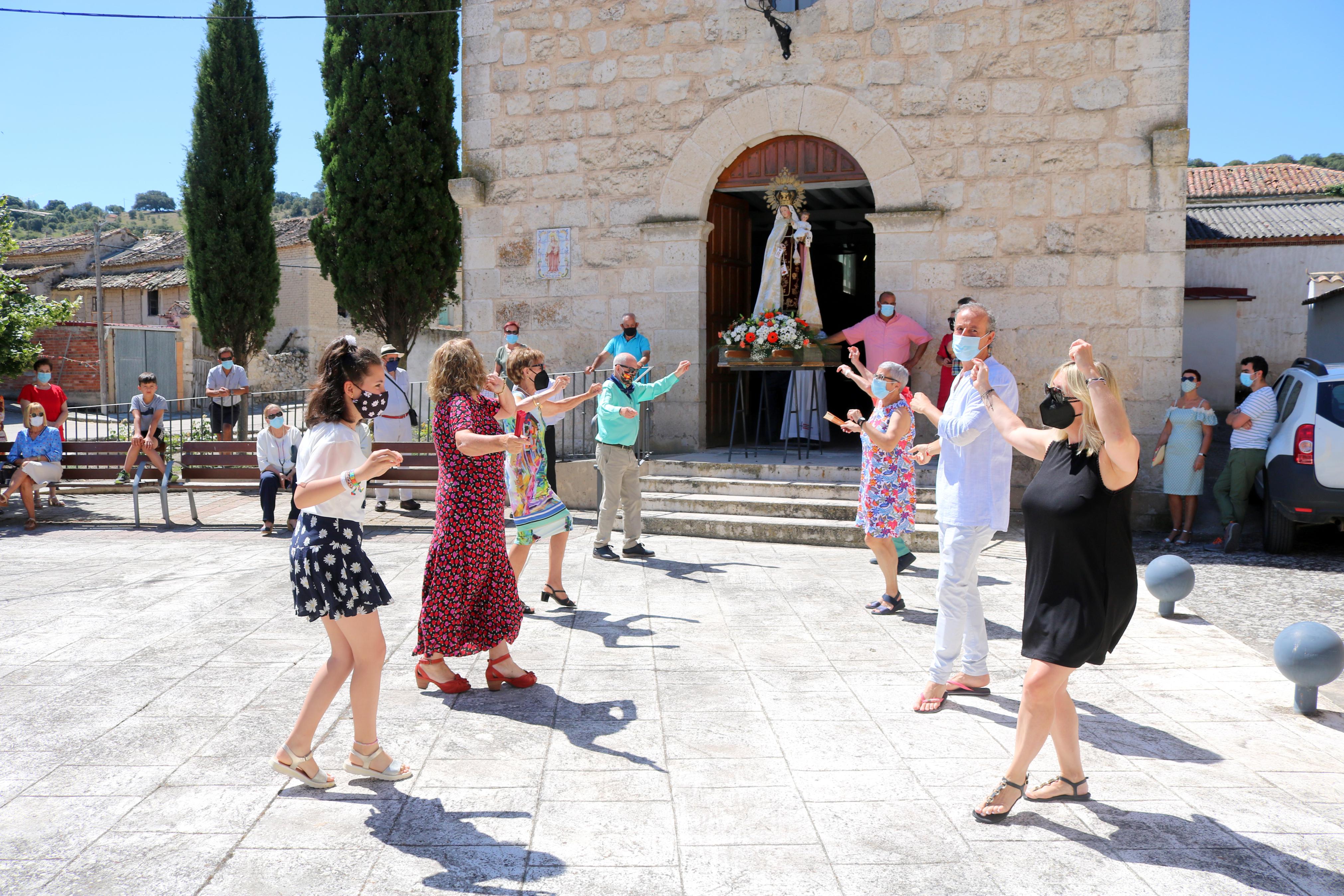 Los ceviqueños danzaron en honor a la Virgen del Carmen