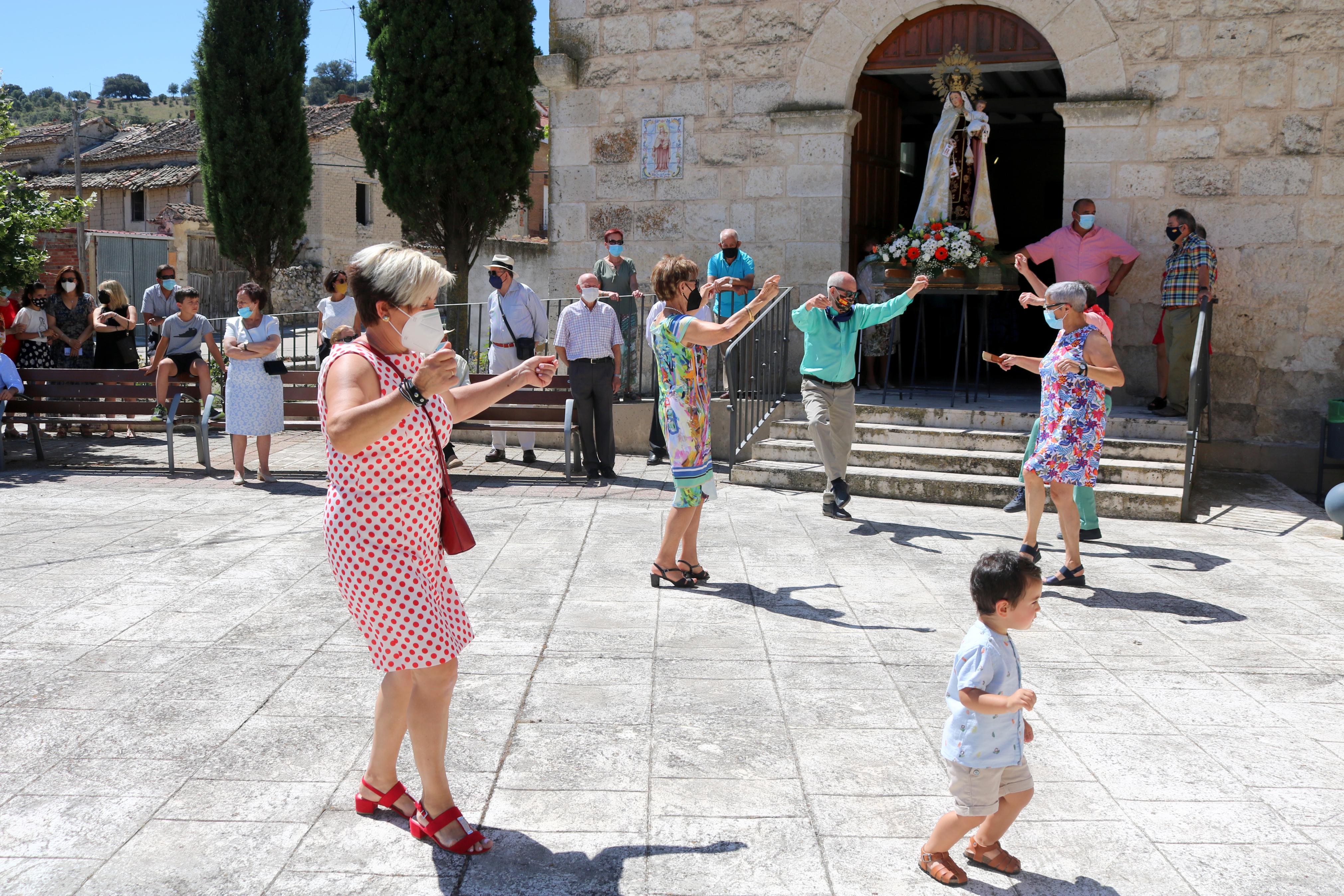 Los ceviqueños danzaron en honor a la Virgen del Carmen