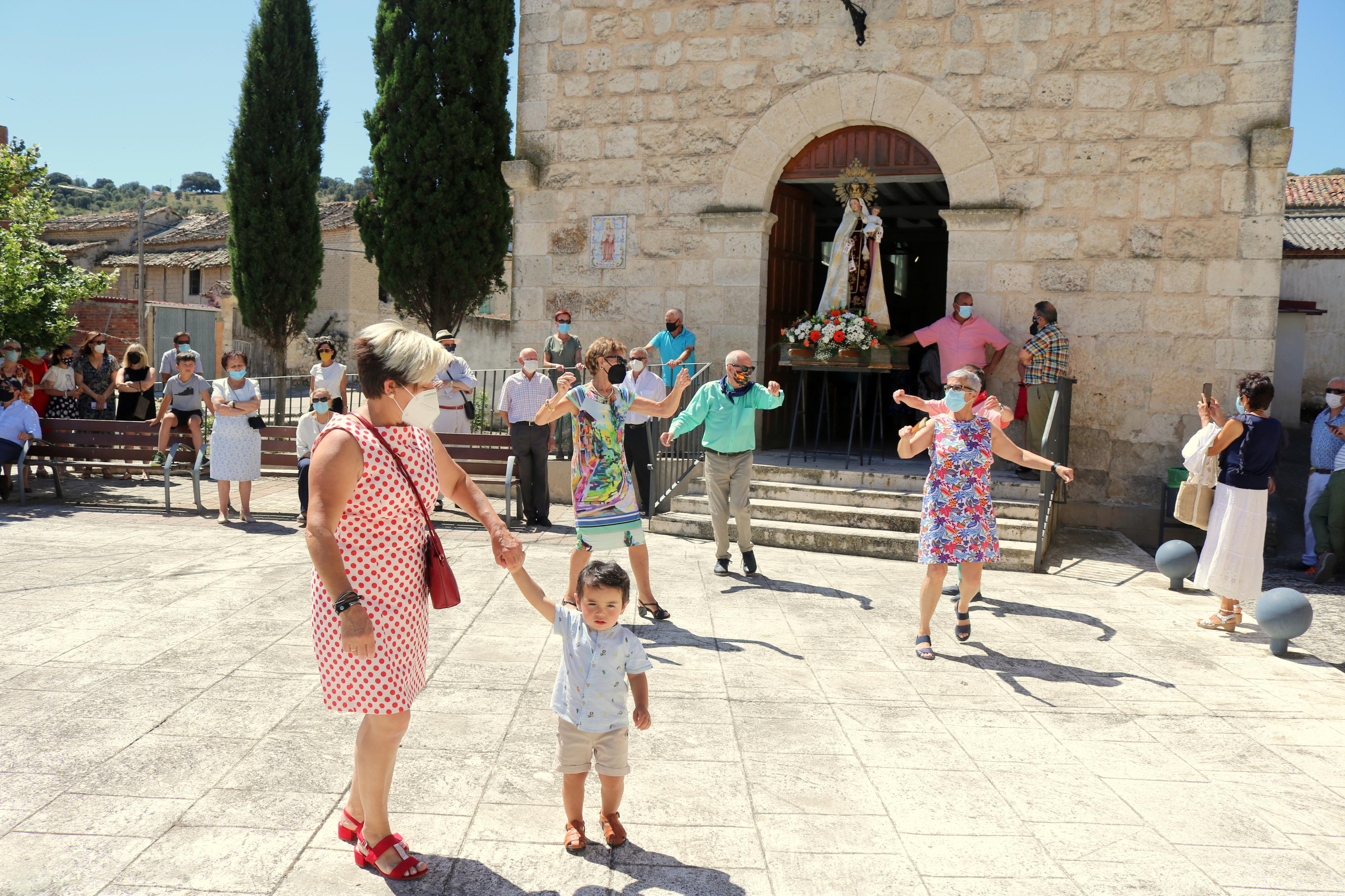 Los ceviqueños danzaron en honor a la Virgen del Carmen