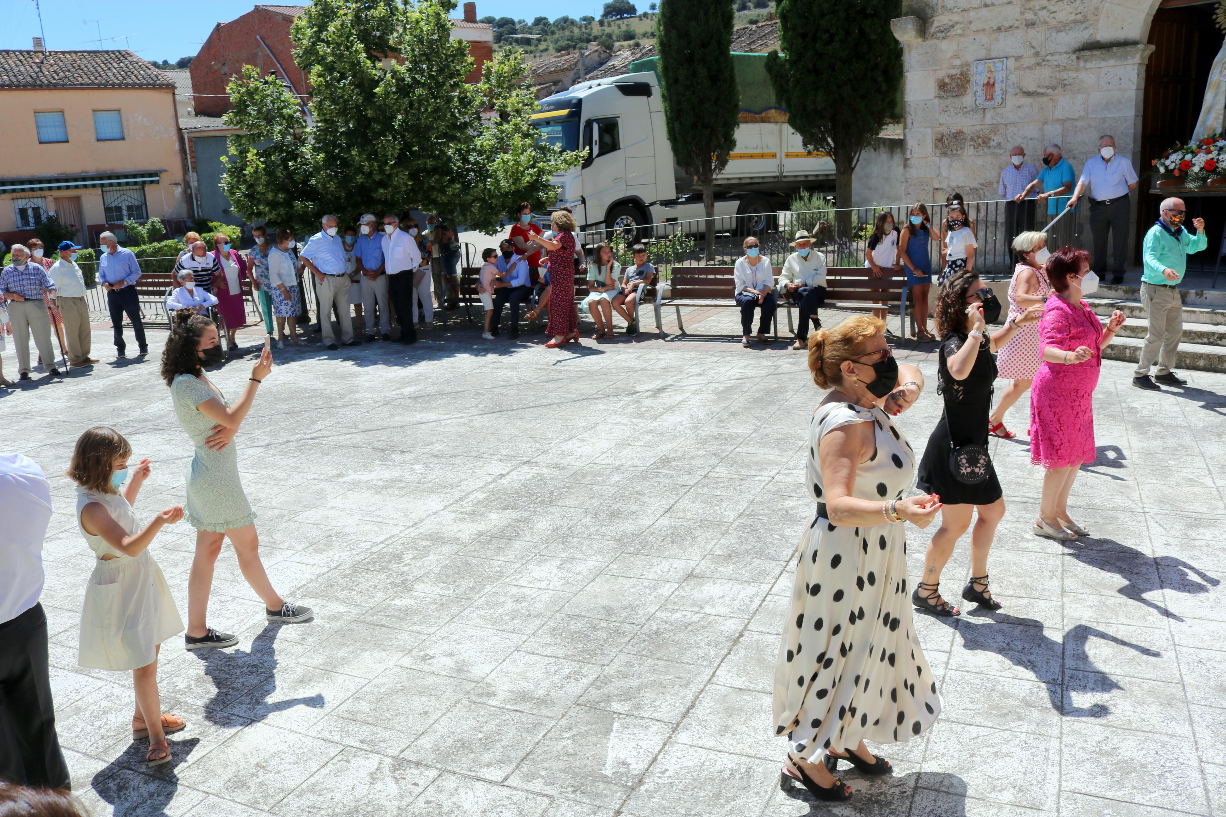 Los ceviqueños danzaron en honor a la Virgen del Carmen