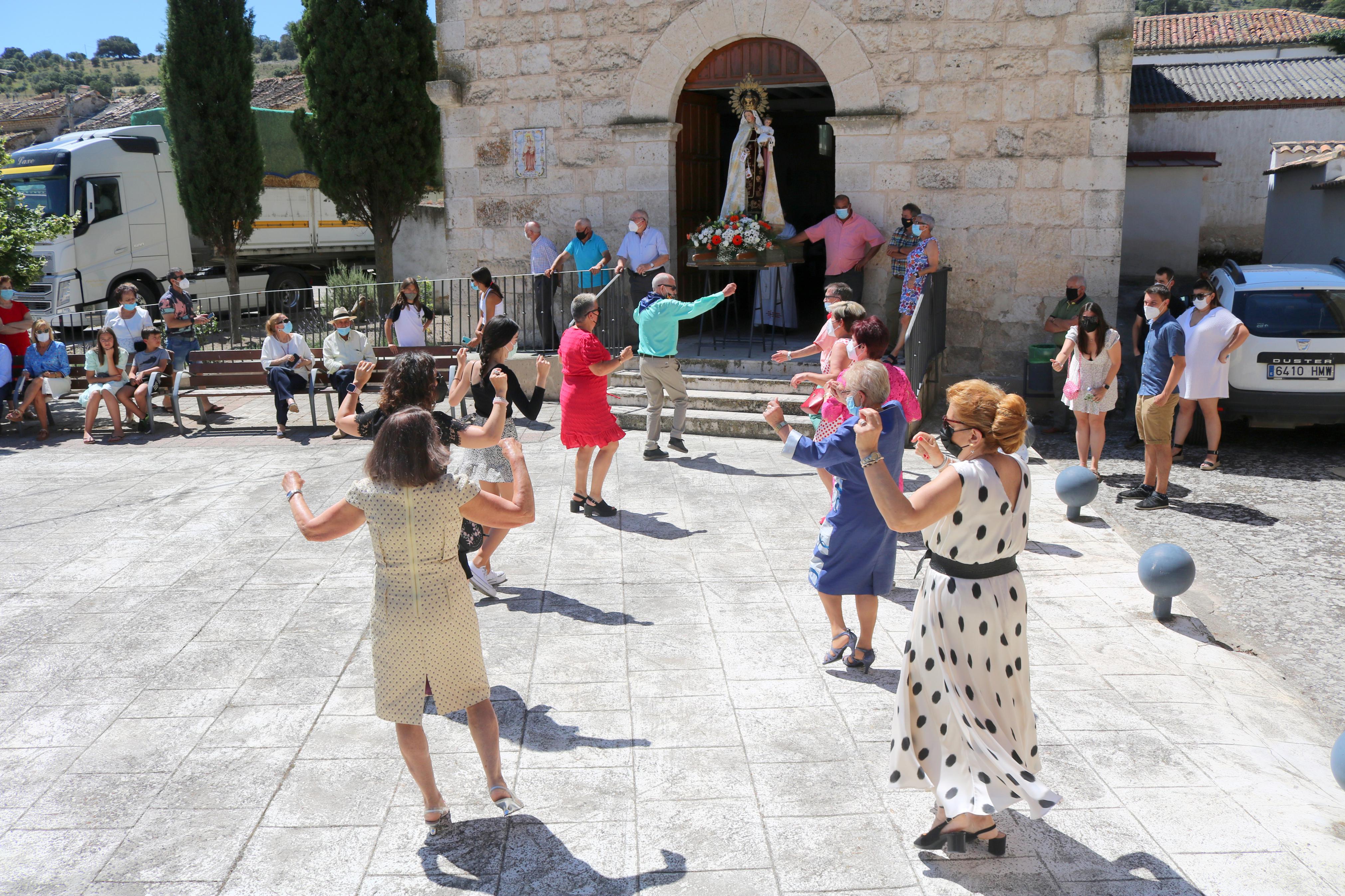 Los ceviqueños danzaron en honor a la Virgen del Carmen