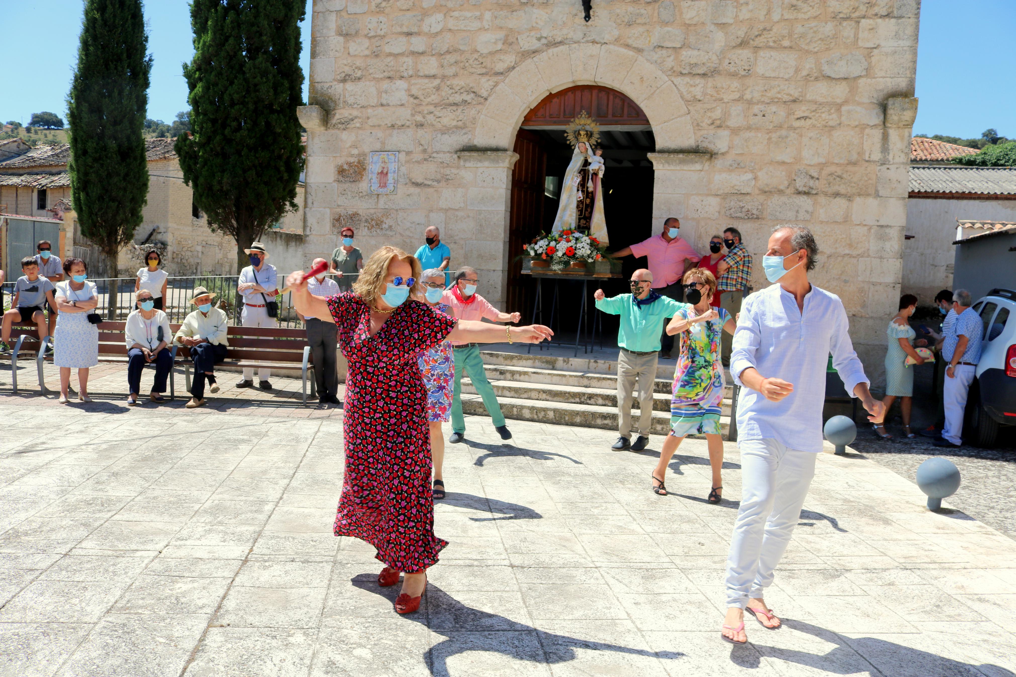 Los ceviqueños danzaron en honor a la Virgen del Carmen