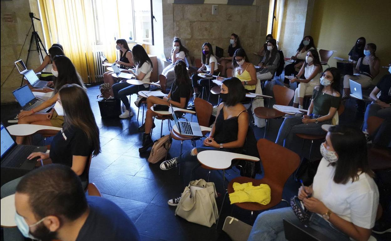 Alumnos de la Universidad de Salamanca, en clase.