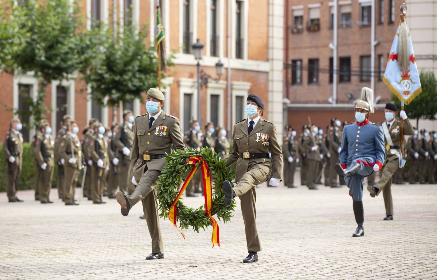 Fotos: La Academia de Caballería de Valladolid celebra un acto militar en honor a Santiago Apóstol