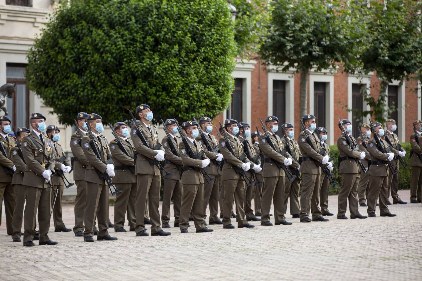 Fotos: La Academia de Caballería de Valladolid celebra un acto militar en honor a Santiago Apóstol