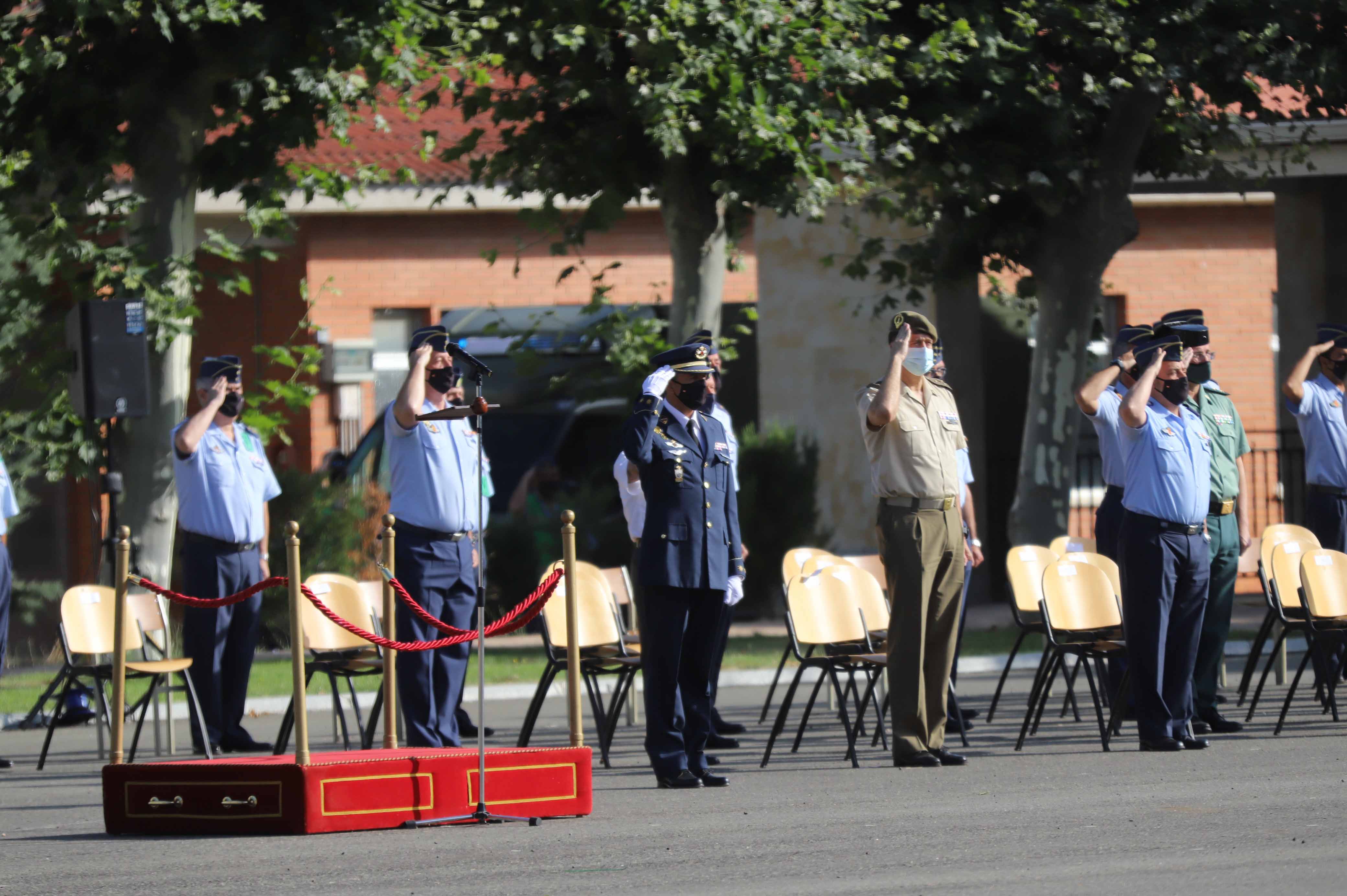 Acto de relevo de mando y toma de posesión en la B.A. de Matacán