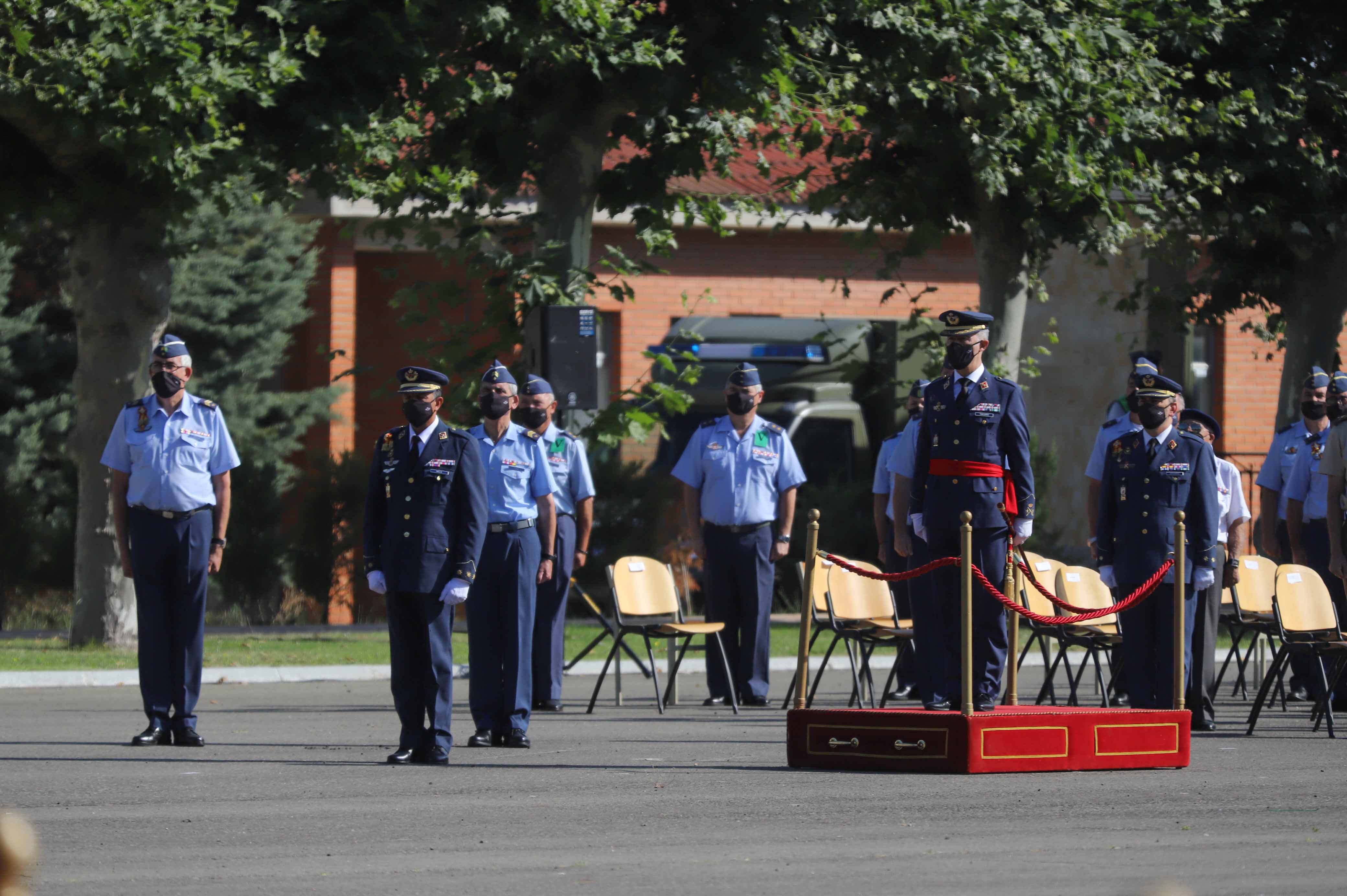 Acto de relevo de mando y toma de posesión en la B.A. de Matacán