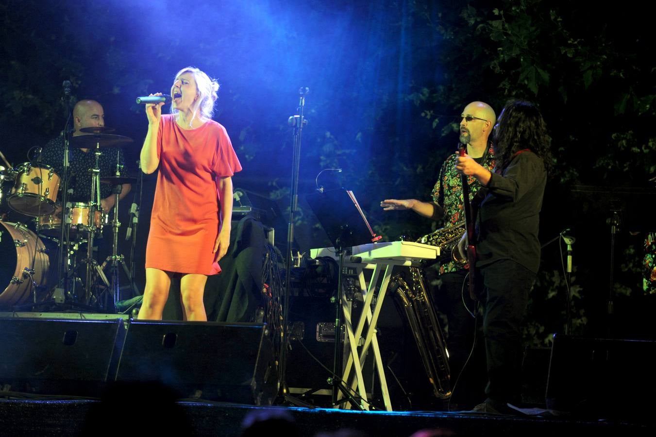 Fotos: Concierto de Mrs Misery en la Plaza España de Santovenia de Pisuerga