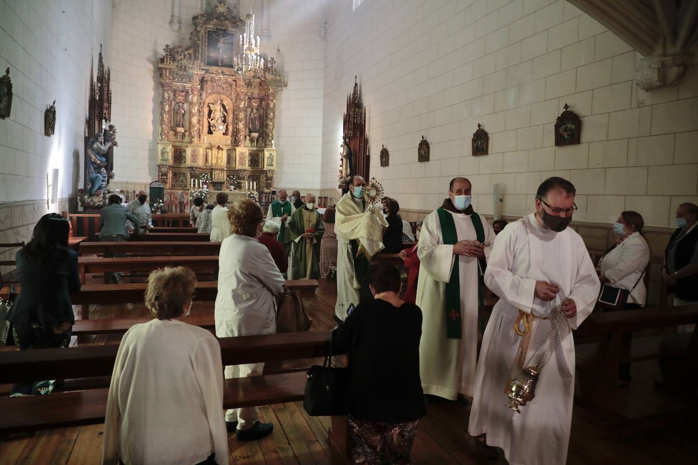 Traslado a la nueva capilla de 