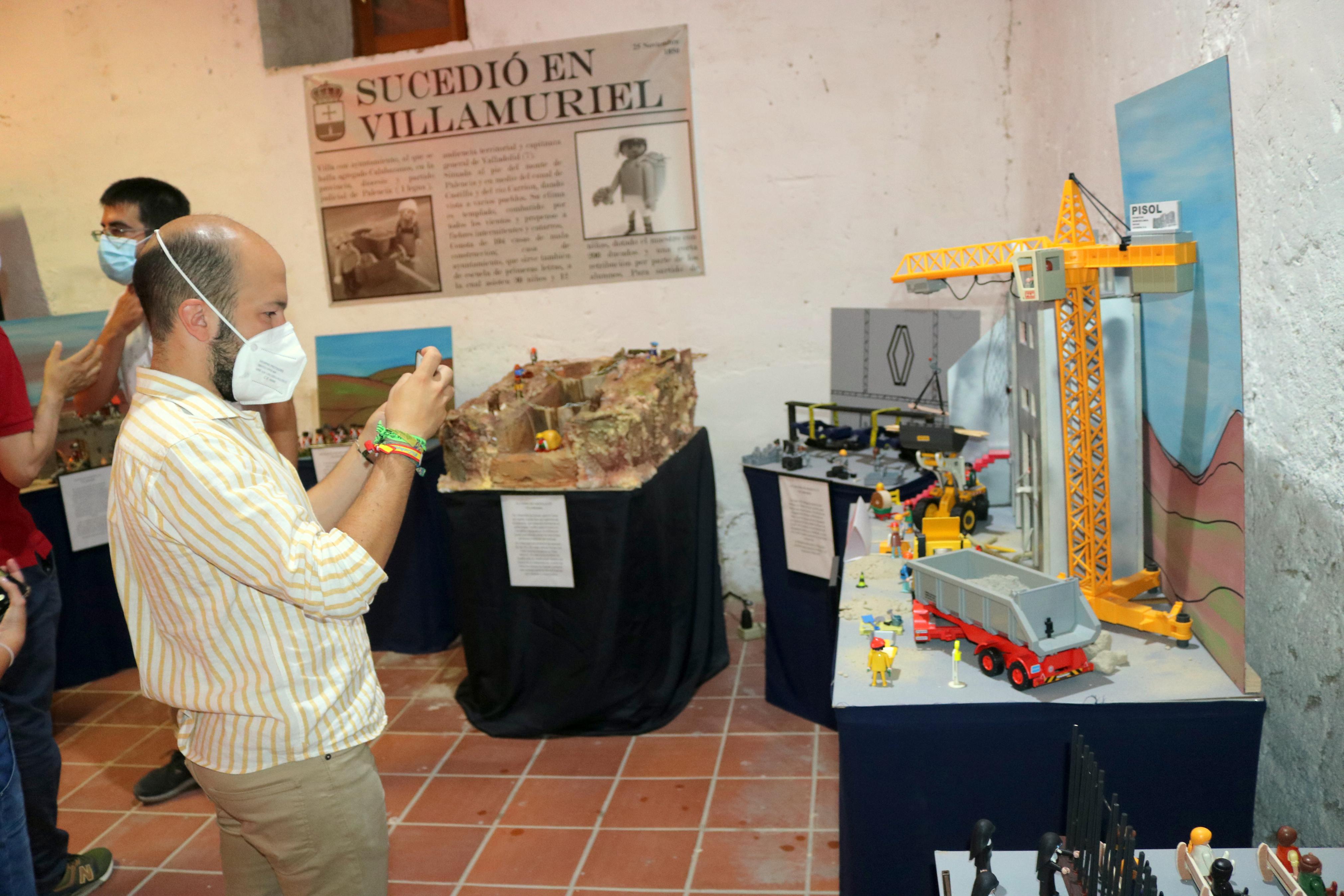 La exposición organizada por la Asociación 'Villaclick' puede visitarse en el Palacio de la Reina del Monasterio de Santa Clara de Calabazanos