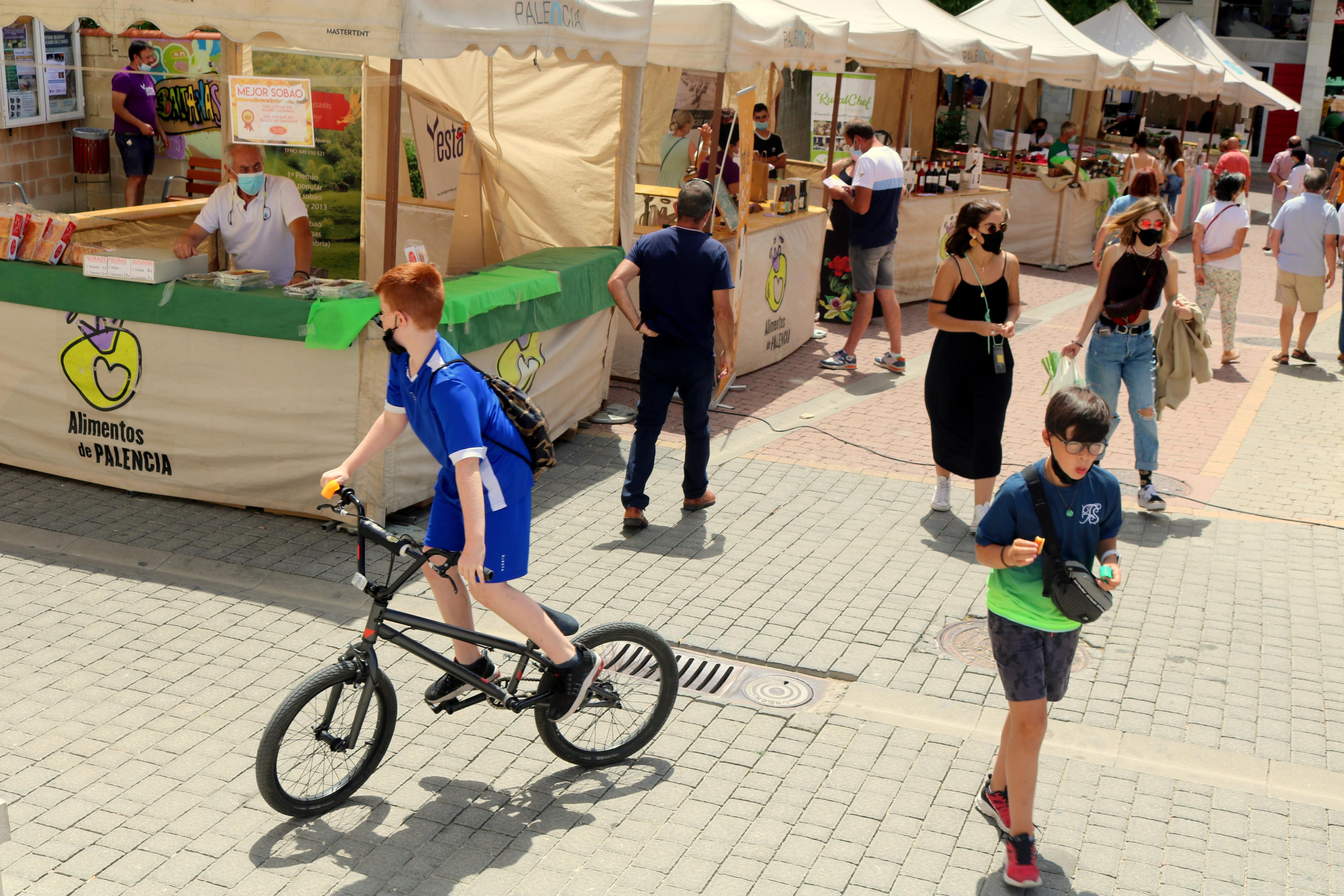 Alimentación y artesanía se dieron cita en Baltanás