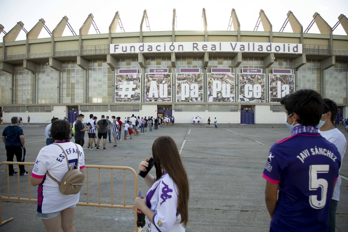 Los aficionados regresan al José Zorrilla después de más de un año.