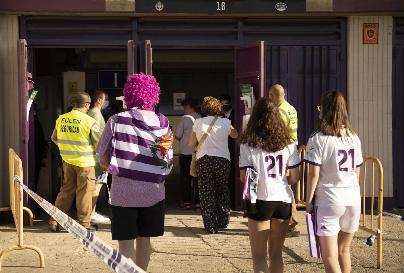 Los aficionados regresan al José Zorrilla después de más de un año.